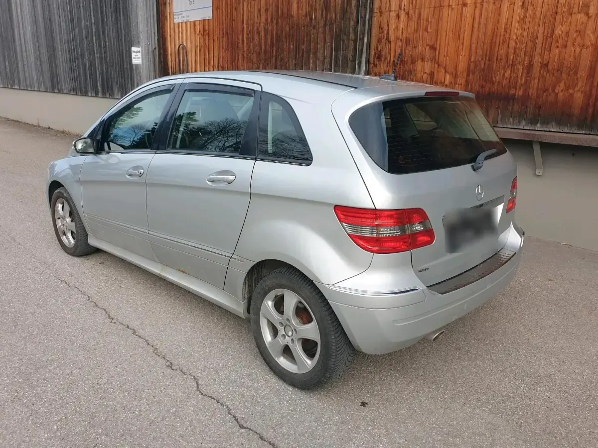 Gebraucht Mercedes B200 140 PS (102 kW) 2008 Silber Van / Kleinbus