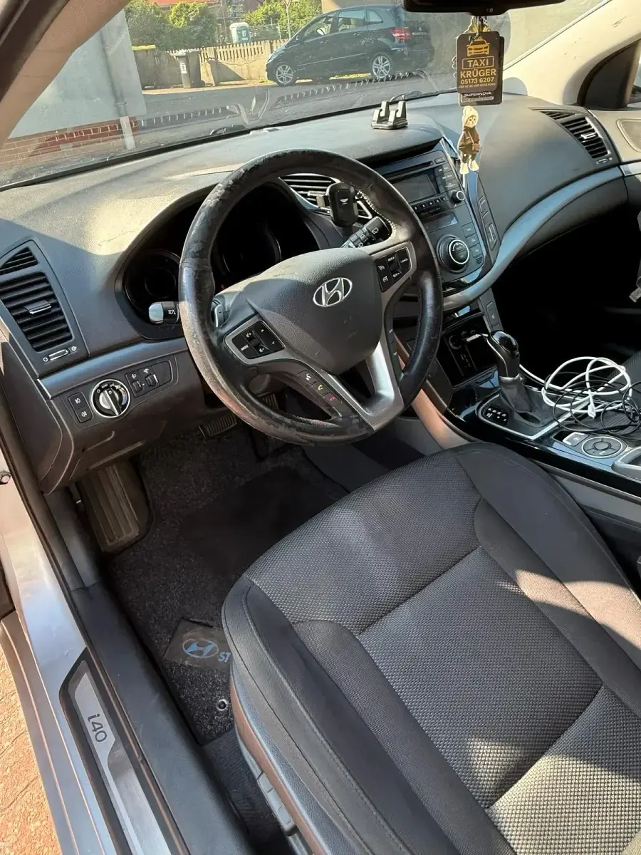 Gebraucht Hyundai i40 136 PS (100 kW) 2012 Silber Limousine