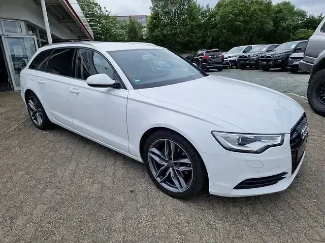 Gebraucht Audi A6 Comfort 204 PS (150 kW) 2014 Ibisweiss (metallic) Kombi