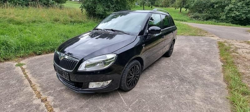 Schwarz Gebraucht 2014 Skoda Fabia Family Kombi | 4.200 € (Superpreis) - Bild 1/4