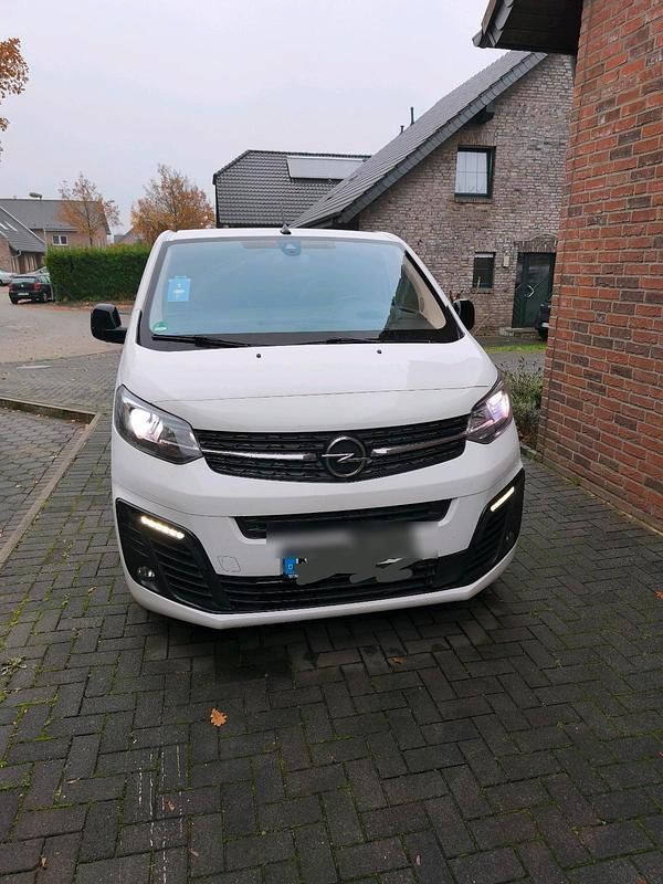 Weiß Gebraucht 2020 Opel Zafira Life Elegance Van | 38.000 € - Bild 1/4