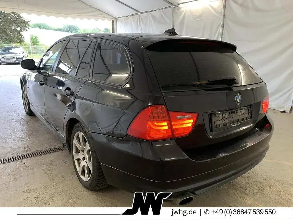 Gebraucht BMW 320 Comfort Edition 184 PS (135 kW) 2011 Schwarz Limousine