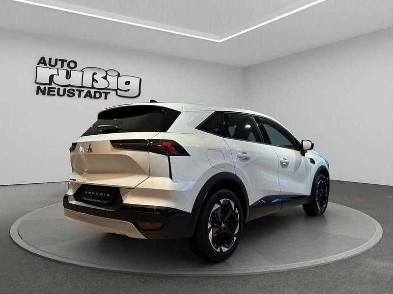 Neu Mitsubishi Grandis Diamant Edition 141 PS (103 kW) 2026 Himalayaweiß SUV