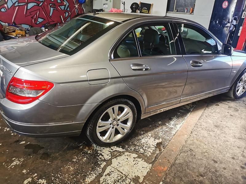 Gebraucht Mercedes C200 184 PS (135 kW) 2008 Grau Limousine