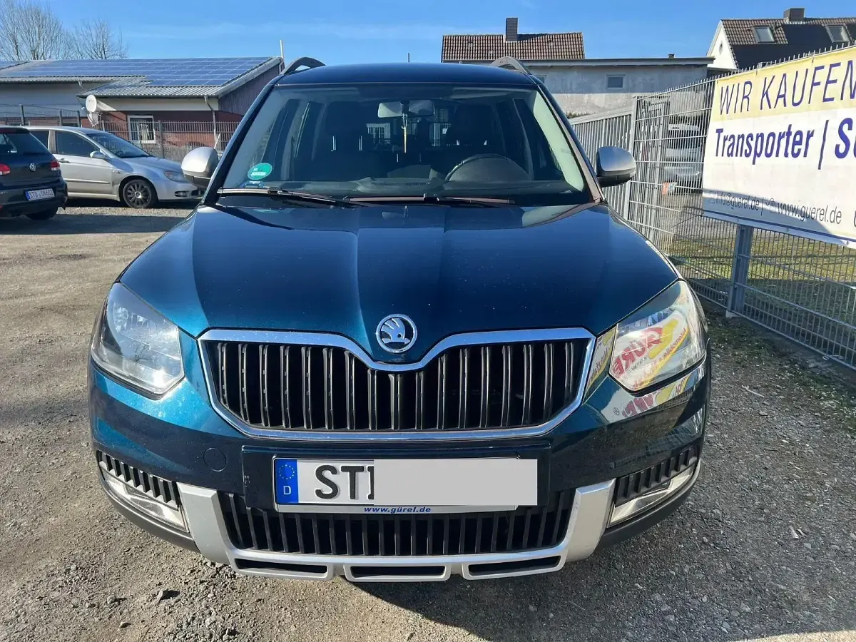 Gebraucht Skoda Yeti Cool Edition 110 PS (80 kW) 2015 Blau SUV