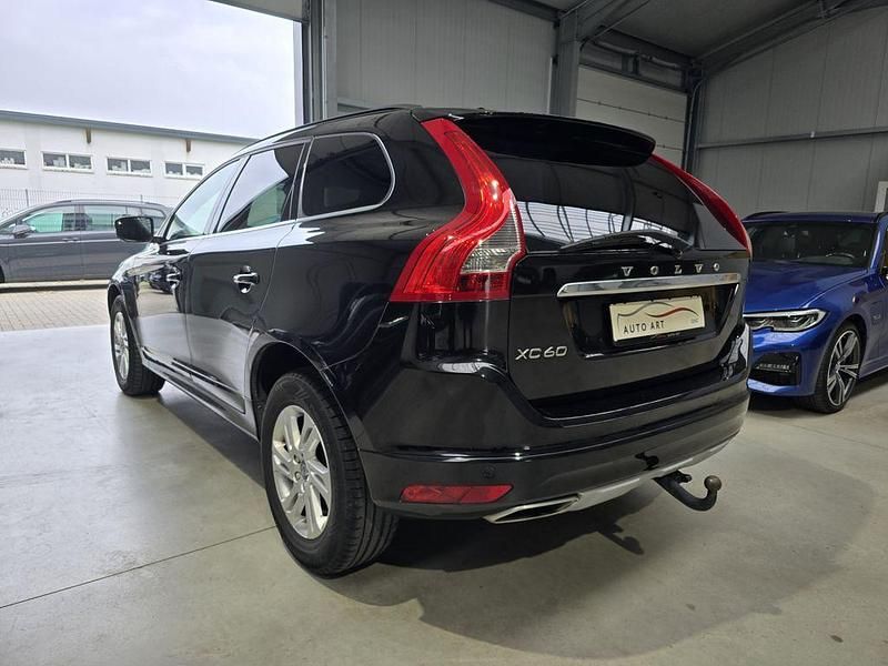 Gebraucht Volvo XC60 Momentum 190 PS (139 kW) 2015 Schwarz SUV