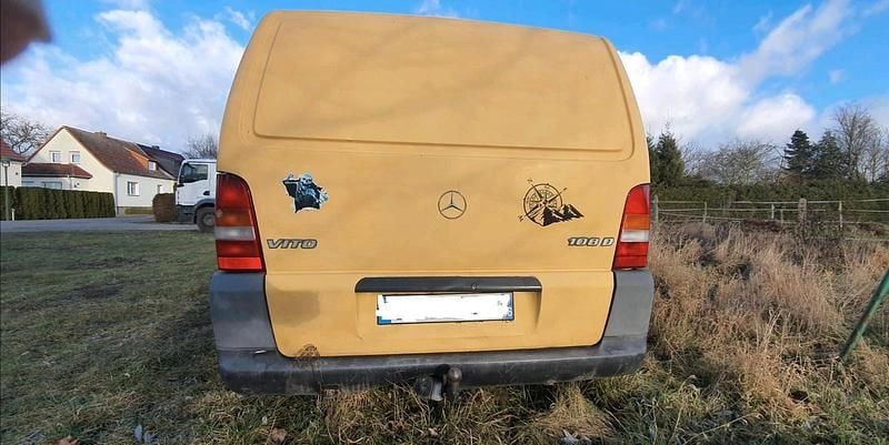 Gebraucht Mercedes Vito 79 PS (58 kW) 1997 Gelb Van