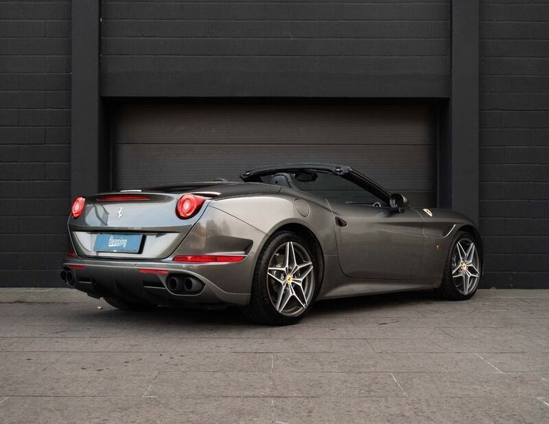 Gebraucht Ferrari California 560 PS (411 kW) 2017 Grau Cabrio
