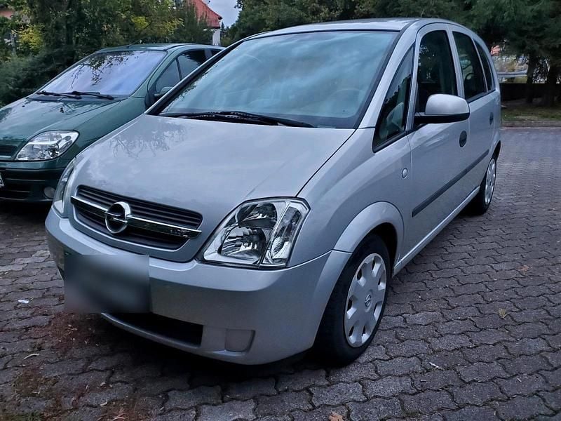 Grau Gebraucht 2004 Opel Meriva Van / Kleinbus | 1.600 € (Guter Preis) - Bild 1/4