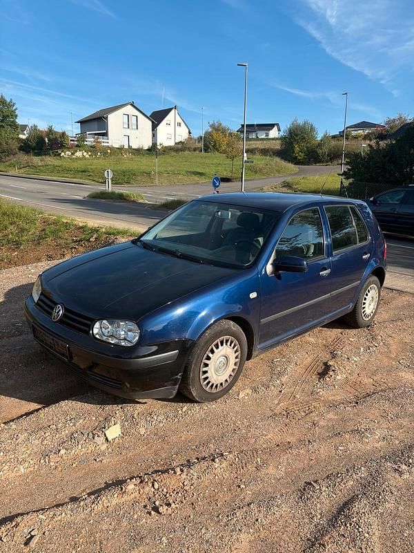 Blau Gebraucht 2003 VW Golf IV Limousine | 400 € (Guter Preis) - Bild 1/4