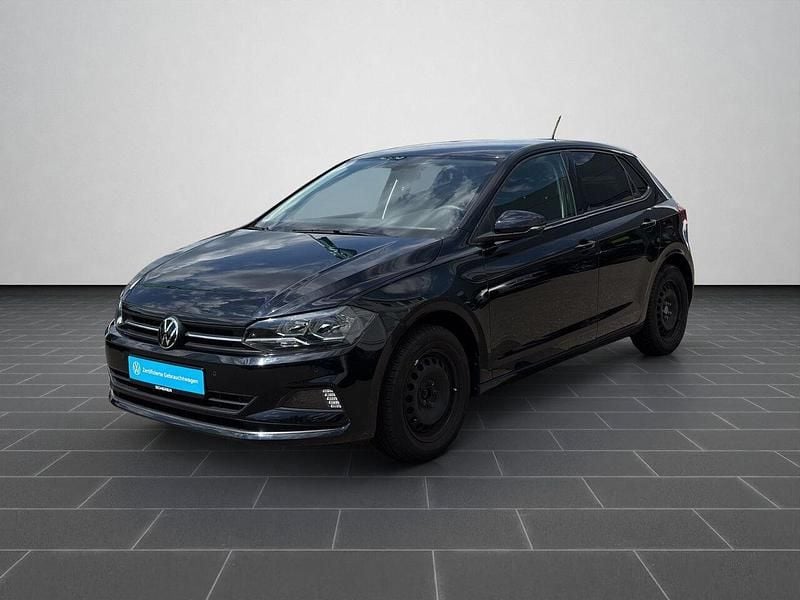 Deep black perleffekt (metallic) Gebraucht 2021 VW Polo Comfortline Limousine | 16.480 € (Guter Preis) - Bild 1/4