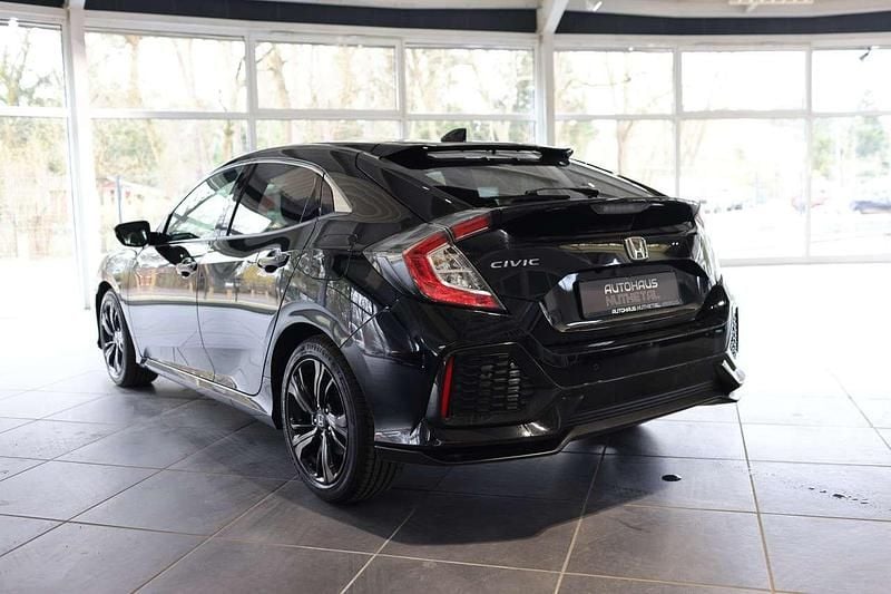Gebraucht Honda Civic Elegance 163 PS (119 kW) 2017 Crystal black Limousine