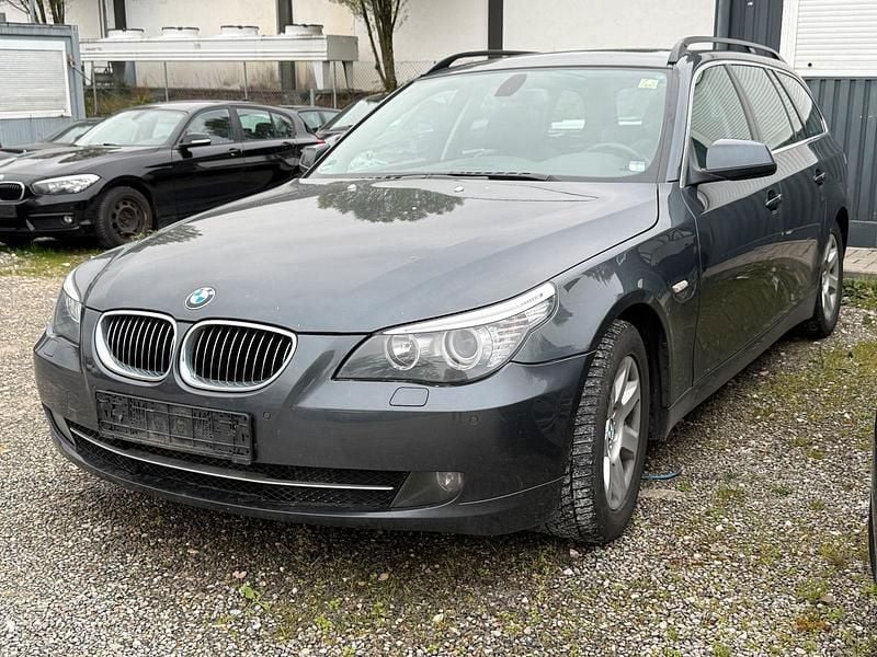 Gebraucht BMW 520 177 PS (130 kW) 2009 Grau Kombi