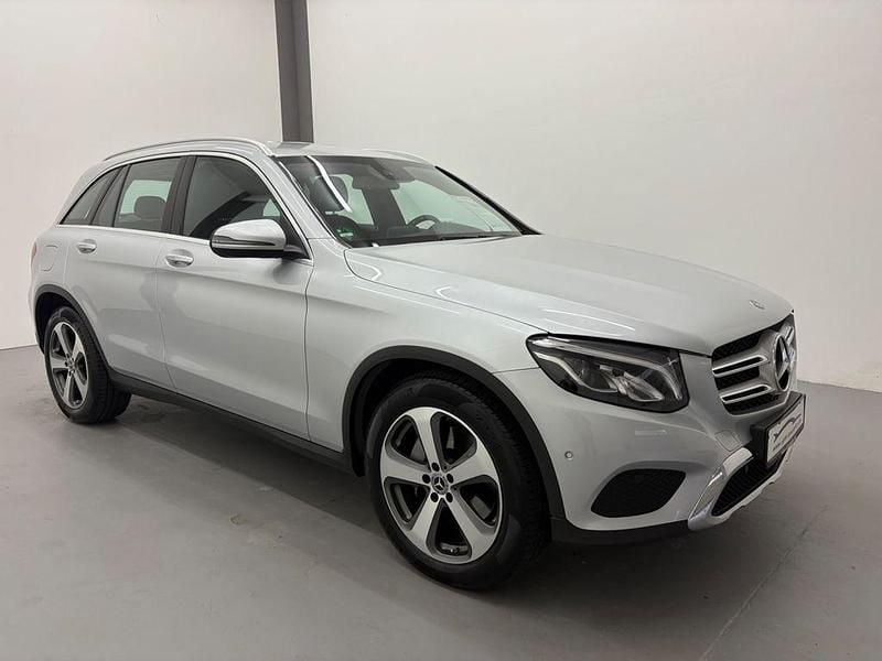 Silber Gebraucht 2017 Mercedes GLC220 SUV | 19.990 € (Superpreis) - Bild 1/4