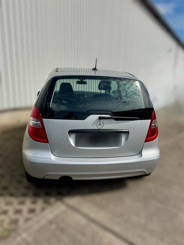 Gebraucht Mercedes A160 82 PS (60 kW) 2010 Silber Limousine