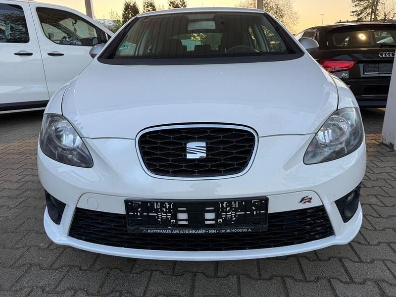 Usata Seat Leon FR 160 CV (117 kW) 2011 Bianco Utilitaria