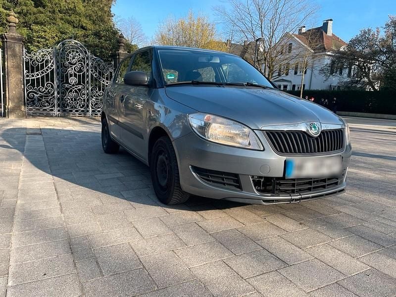Gebraucht Skoda Fabia 2012 Silber Kleinwagen