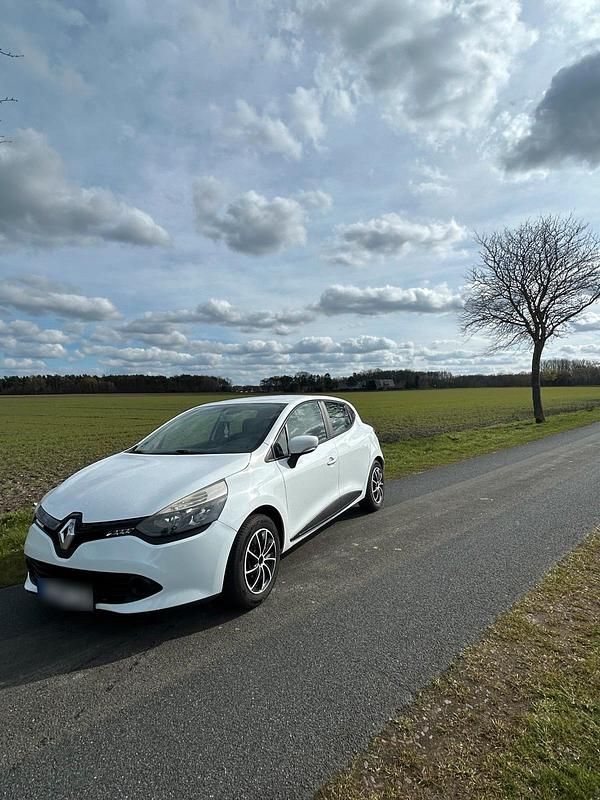 Gebraucht Renault Clio IV 73 PS (53 kW) 2013 Weiß Kleinwagen