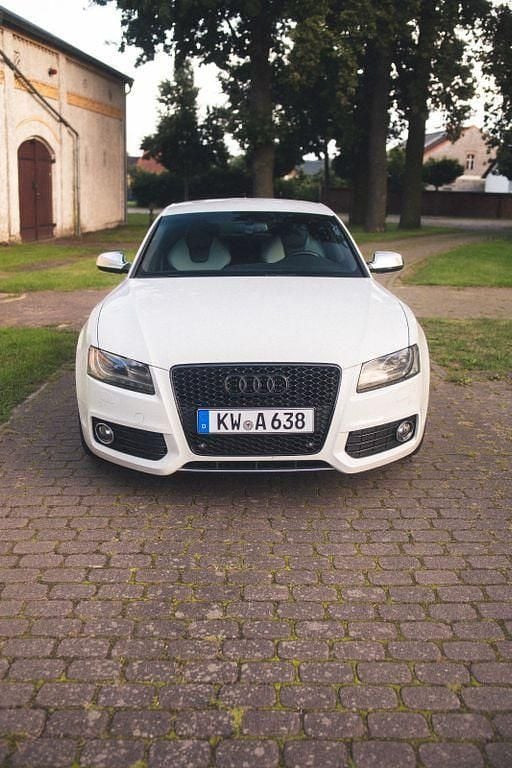 Weiß Gebraucht 2011 Audi S5 Sportback Sport Kleinwagen | 17.580 € (Fairer Preis) - Bild 1/4