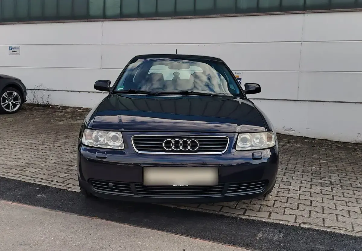 Używany Audi A3 Comfort 179 KM (131 kW) 2001 Niebieski Hatchback