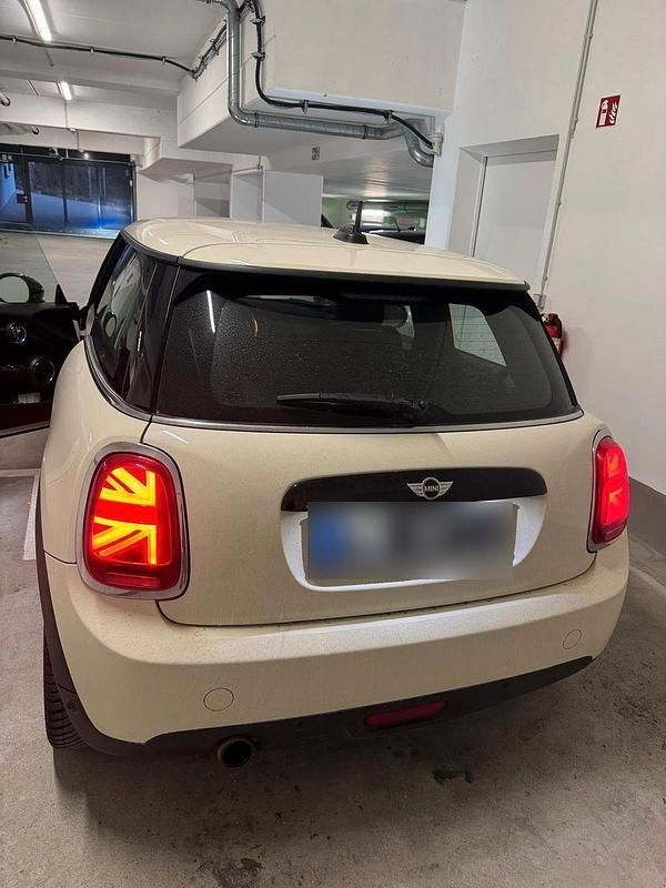 Second-hand Mini Cooper 136 CP (100 kW) 2018 Alb Hatchback