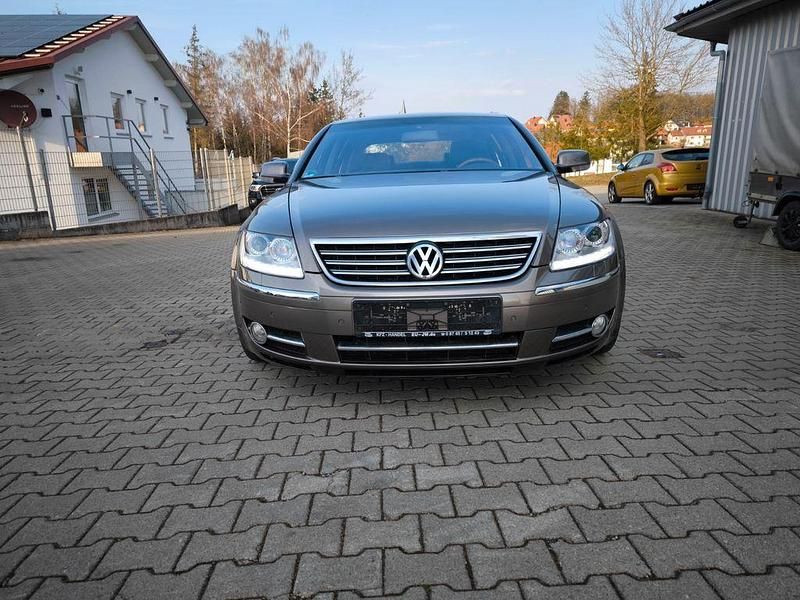 Gebraucht VW Phaeton 239 PS (175 kW) 2009 Braun Limousine