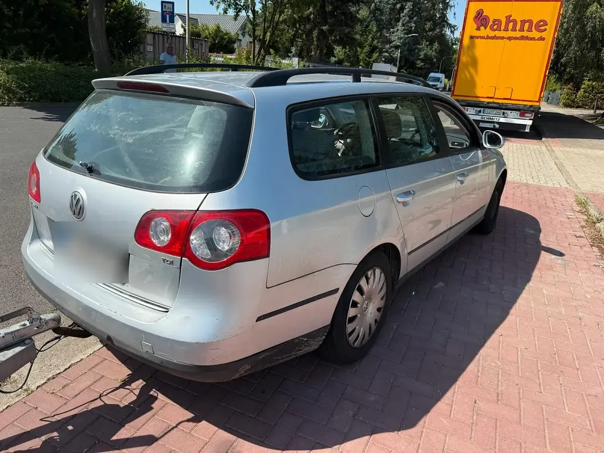Gebraucht VW Passat 110 PS (80 kW) 2009 Grau Kombi