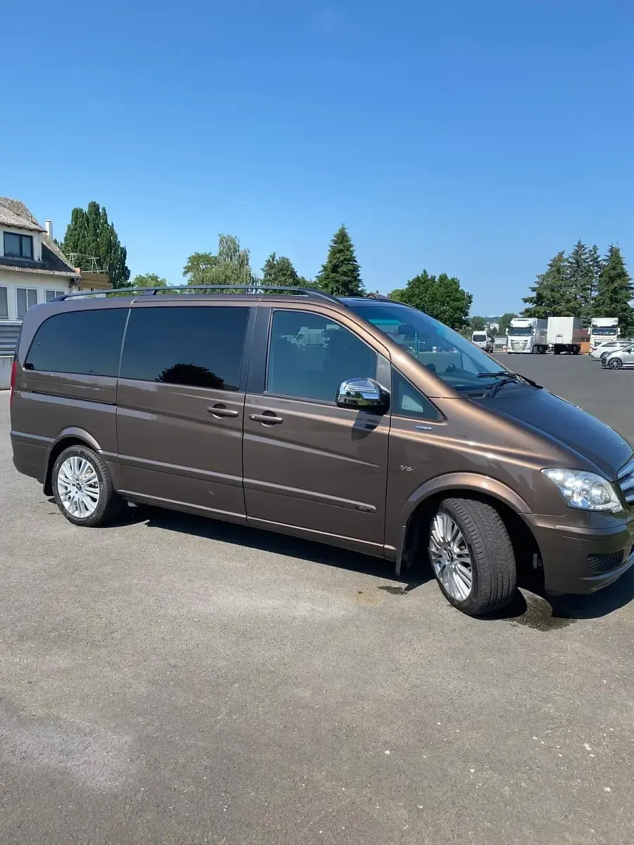 Gebraucht Mercedes Viano 224 PS (164 kW) 2014 Braun Van / Kleinbus