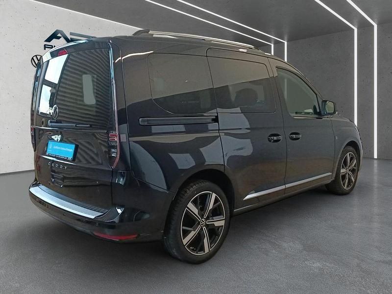 Gebraucht VW Caddy Style 122 PS (89 kW) 2023 Schwarz Van / Kleinbus