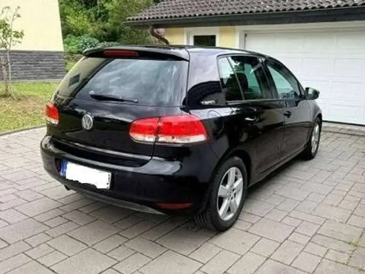 Gebraucht VW Golf VI Team 105 PS (77 kW) 2010 Schwarz Kleinwagen