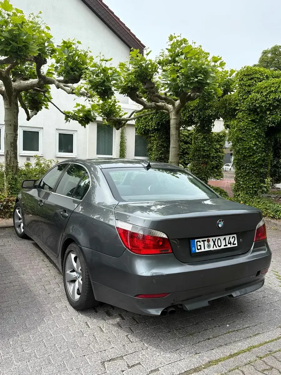 Gebraucht BMW 525 177 PS (130 kW) 2004 Schwarz Kleinwagen