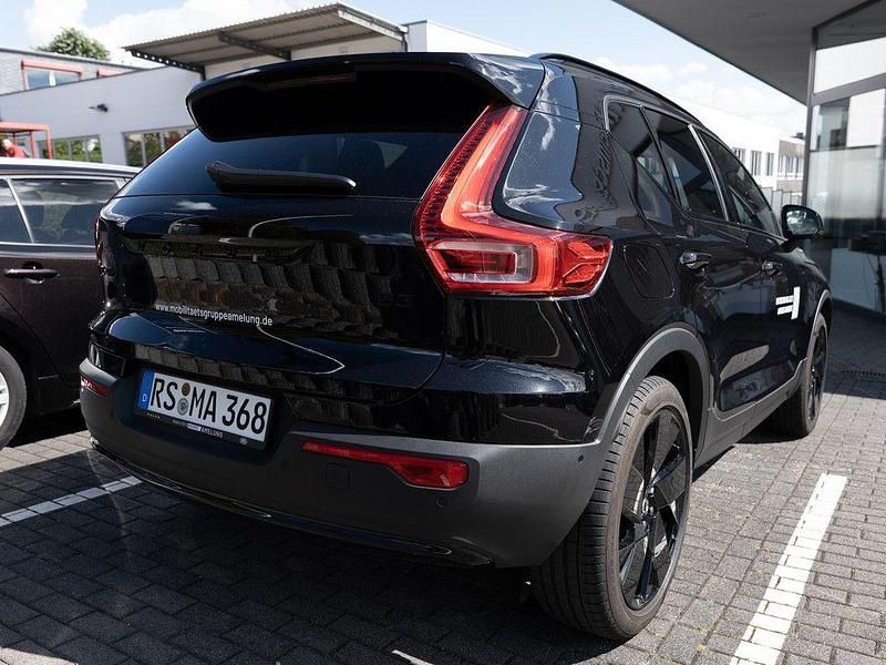Gebraucht Volvo XC40 Plus 163 PS (119 kW) 2025 Onyx schwarz SUV