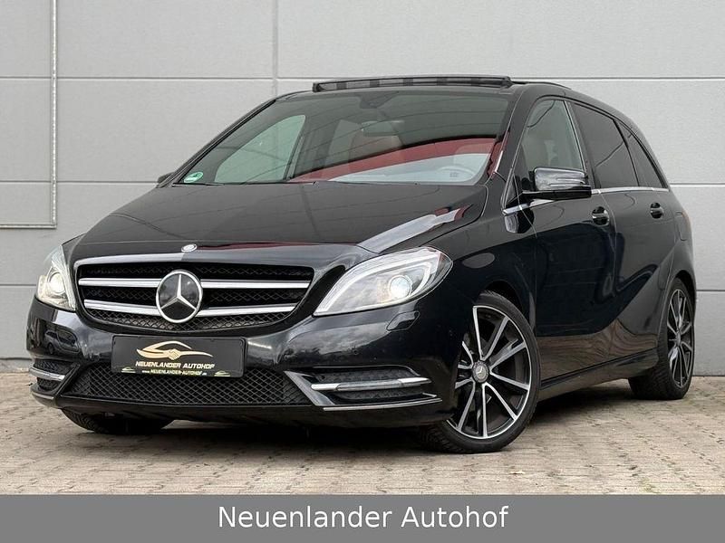 Schwarz Gebraucht 2012 Mercedes B200 Van / Kleinbus | 9.890 € (Guter Preis) - Bild 1/4