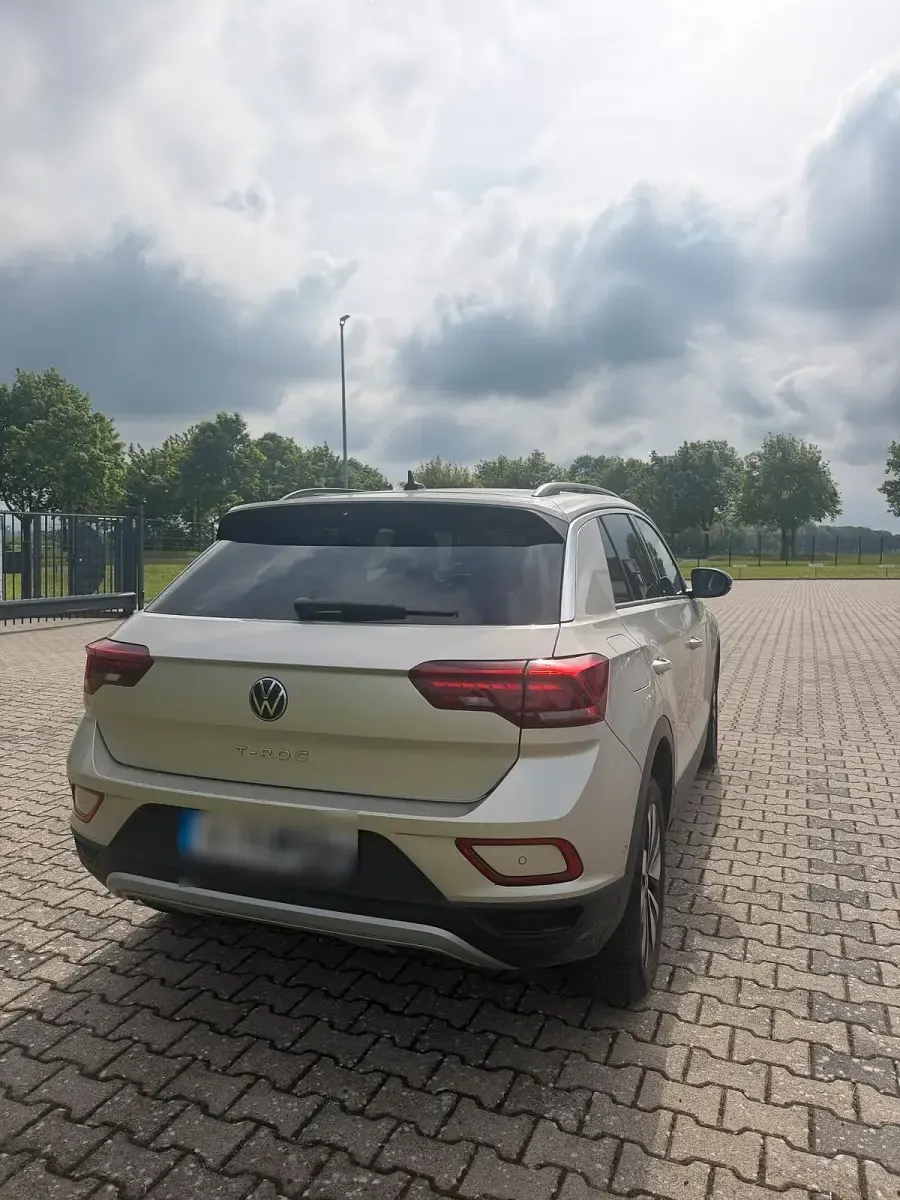 Second-hand VW T-Roc Move 150 CP (110 kW) 2023 Gri SUV