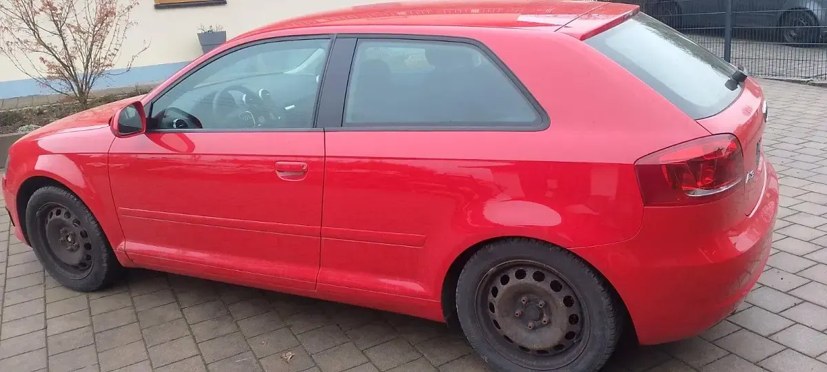 Gebraucht Audi A3 102 PS (75 kW) 2010 Rot Kleinwagen
