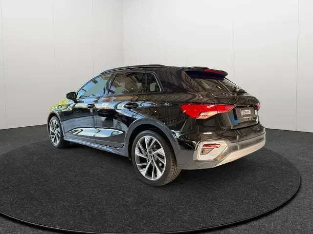 Gebraucht Audi A3 Ambiente 150 PS (110 kW) 2025 Schwarz Limousine