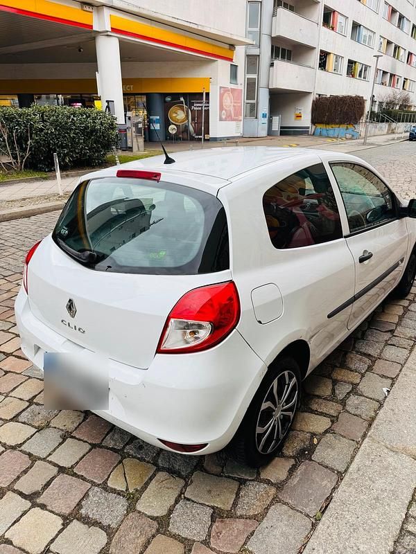 Gebraucht Renault Clio II 75 PS (55 kW) 2009 Weiß Kleinwagen