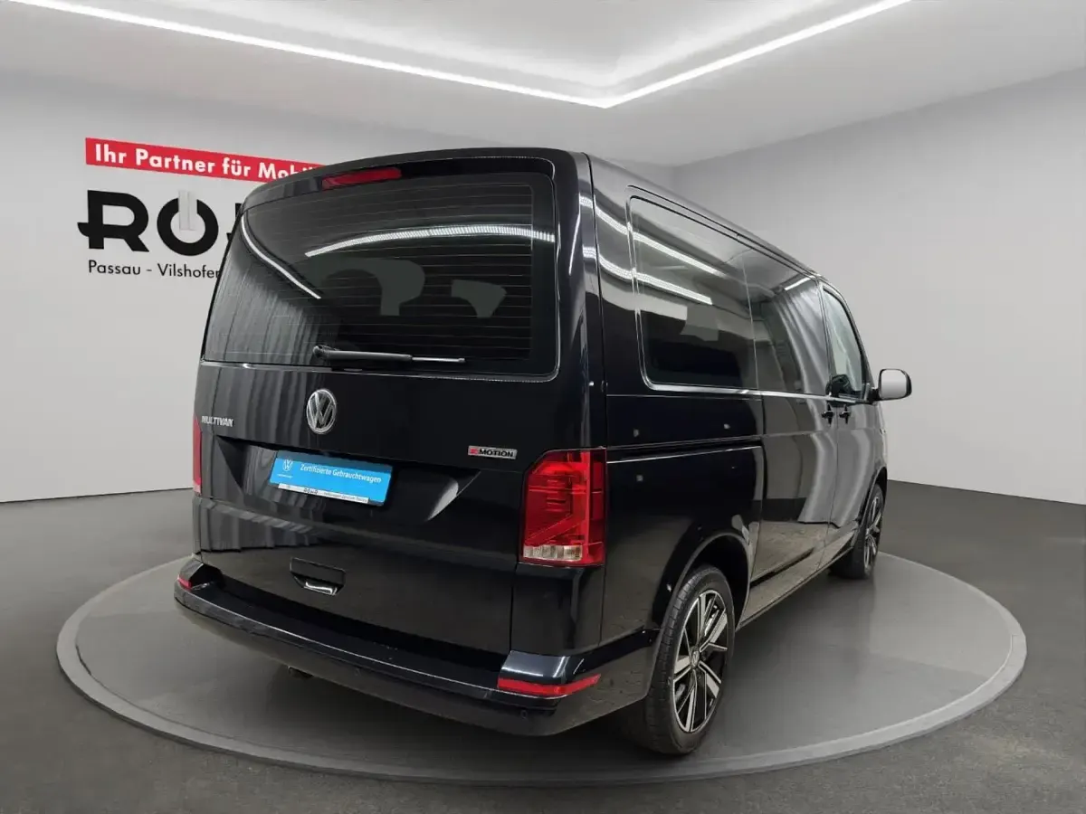 Gebraucht VW Multivan Comfortline 199 PS (146 kW) 2021 Deep black perleffekt Van / Kleinbus