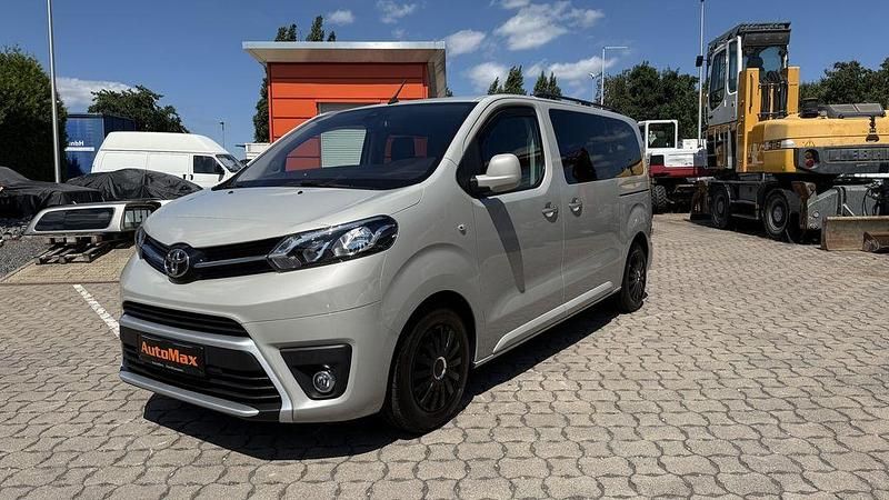 Grau Gebraucht 2020 Toyota Proace Verso Business Edition Kombi | 29.940 € (Guter Preis) - Bild 1/4