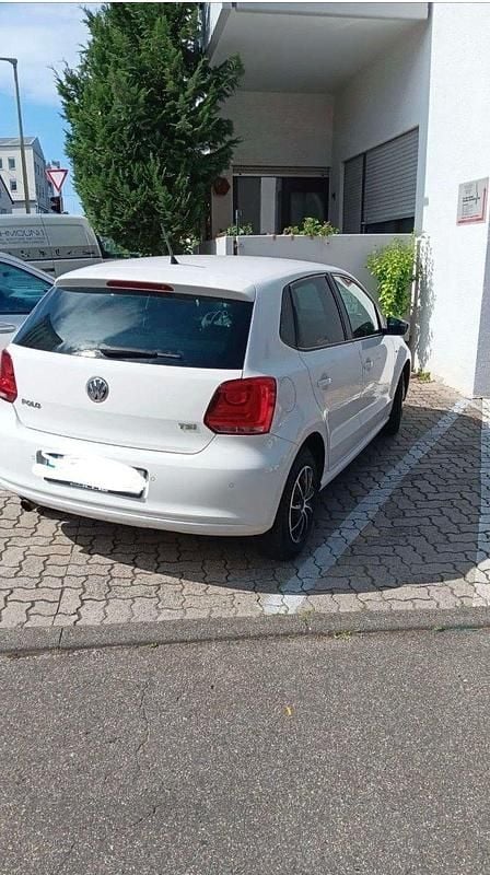 Weiß Gebraucht 2013 VW Polo Match Kleinwagen | 7.100 € (Guter Preis) - Bild 1/4