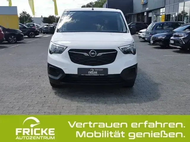 Gebraucht Opel Combo Edition 110 PS (80 kW) 2022 Weiss Van / Kleinbus