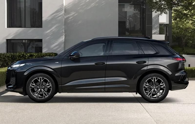 Neu Audi Q3 Advanced 150 PS (110 kW) 2025 Mythosschwarz metallic SUV