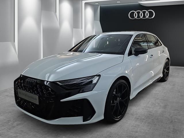 Neu Audi RS3 Sportback 400 PS (294 kW) 2026 Arkonaweiß Kleinwagen