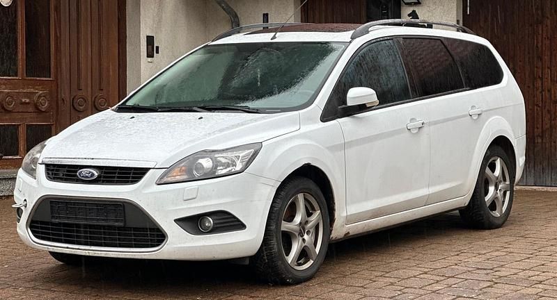 Gebraucht Ford Focus 140 PS (102 kW) 2010 Weiß Kombi