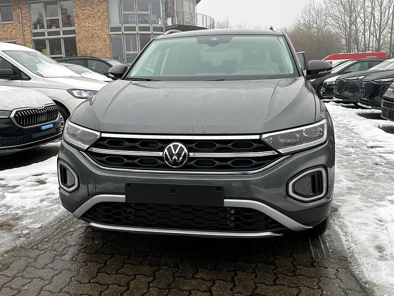 Neu VW T-Roc 150 PS (110 kW) 2025 Indiumgrau metallic mit dachfarbe in deep black perleffekt SUV