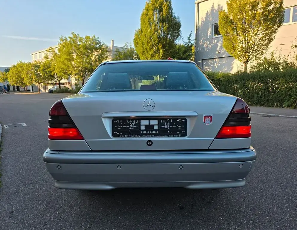 Gebraucht Mercedes C200 136 PS (100 kW) 1999 Silber Limousine