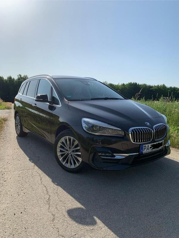Braun Gebraucht 2019 BMW 218 Gran Tourer Luxury Line Van / Kleinbus | 18.800 € (Fairer Preis) - Bild 1/4