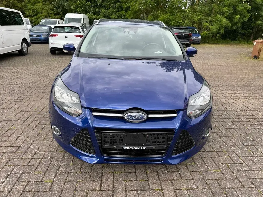 Gebraucht Ford Focus Titanium 140 PS (102 kW) 2014 Blau Limousine