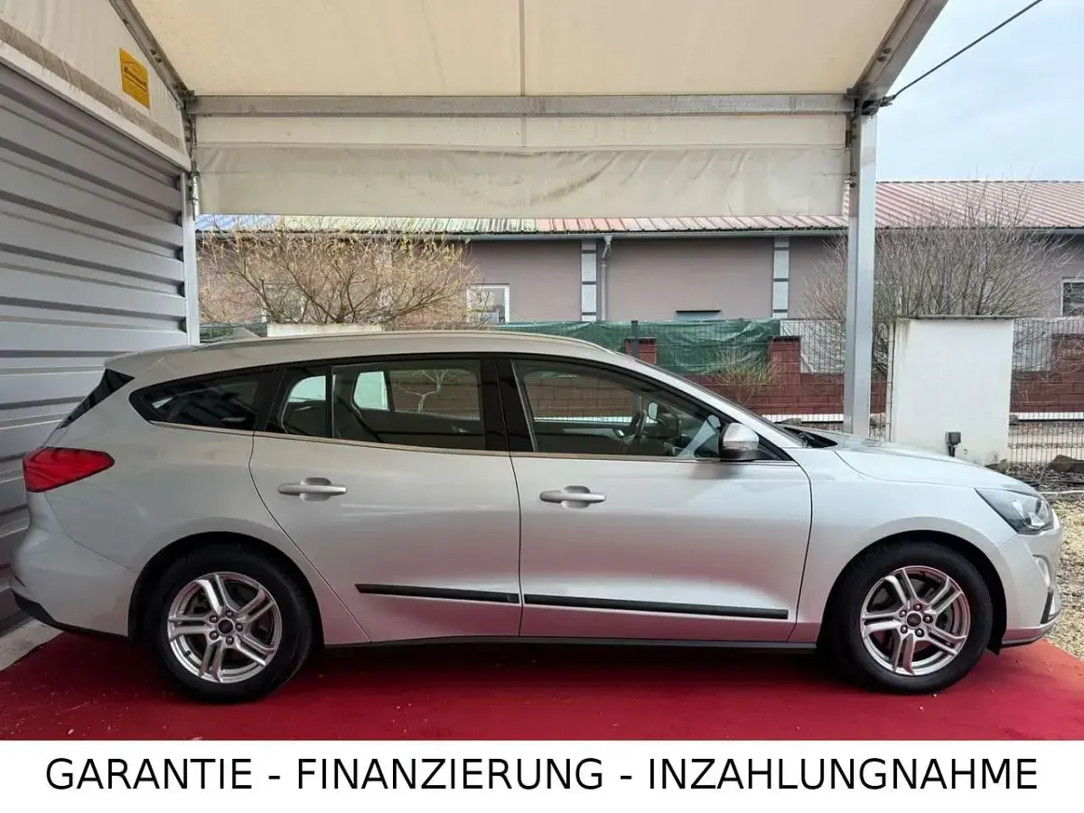Gebraucht Ford Focus 120 PS (88 kW) 2019 Silber Kombi