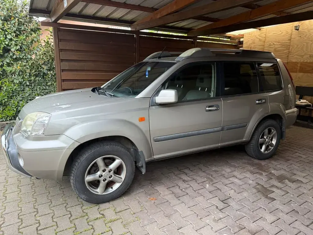 Gebraucht Nissan X-Trail 114 PS (83 kW) 2003 Silber SUV
